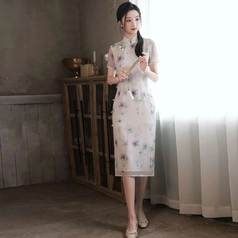 Весенне-летнее модное женское ципао в молодежном стиле, элегантное, шикарное, индивидуальное, без бренда, без зарегистрированной торговой марки
Весенне-летнее модное женское ципао в молодежном стиле, элегантное, шикарное, индивидуальное, без бренда, без зарегистрированной торговой марки