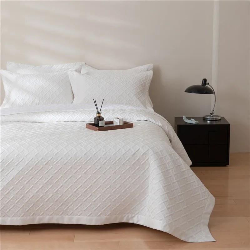 60s Silky Quilt Set 3pcs Queen Size Bedspread on the Bed Quilted Bed Cover Embroidered Cooling Summer Comforter Home Bedding Set
60s Silky Quilt Set 3pcs Queen Size Bedspread on the Bed Quilted Bed Cover Embroidered Cooling Summer Comforter Home Bedding Set