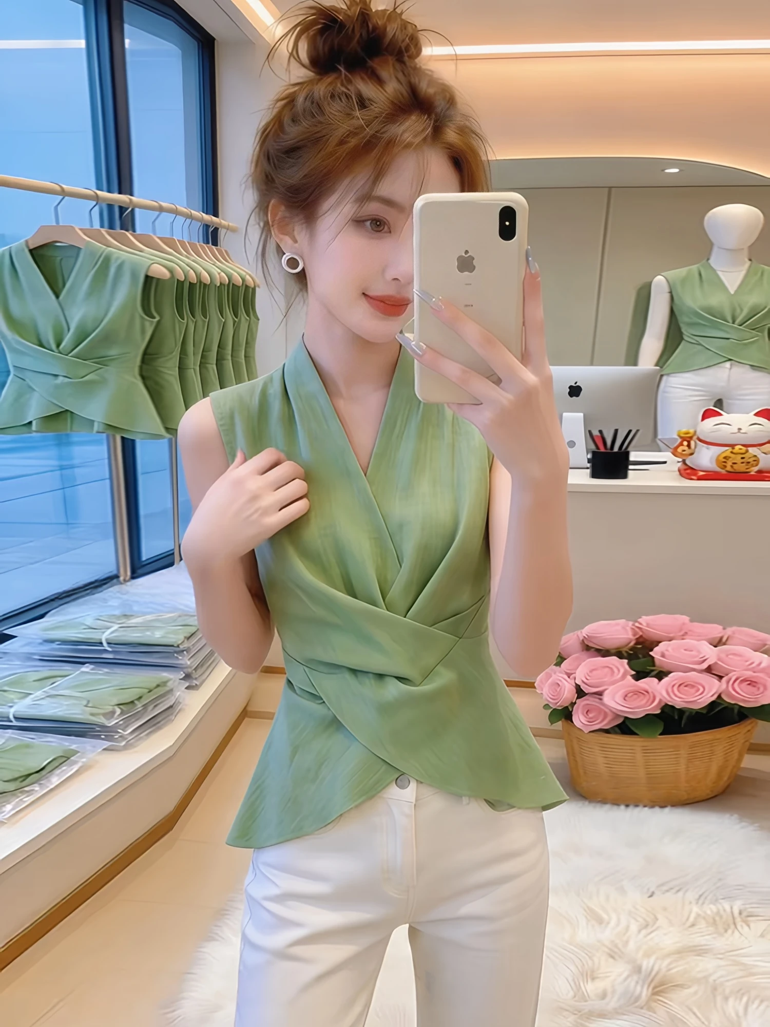 Avocado Green Halter Top Women Elegant Fairylike Korean Style Summer Casual Slim Fit V Neck No Sleeve Polyester Fiber Shirt
Avocado Green Halter Top Women Elegant Fairylike Korean Style Summer Casual Slim Fit V Neck No Sleeve Polyester Fiber Shirt