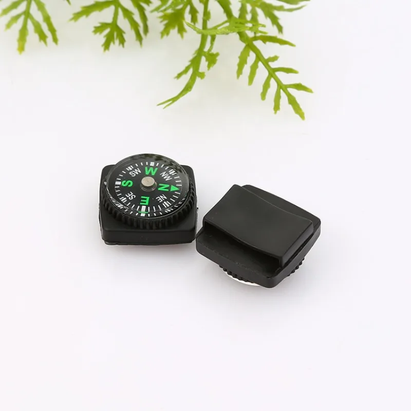 Leather Case Compass with A Width Less Than 21mm Strap Strap Backpack Outdoor Directional Off-road Compass
Leather Case Compass with A Width Less Than 21mm Strap Strap Backpack Outdoor Directional Off-road Compass