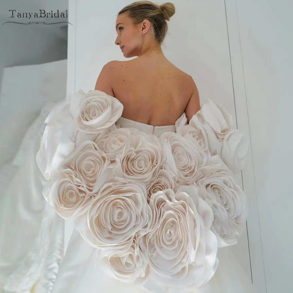 Dreamy Romantic Flowers Cape ,Luxury Bridal coat ,With Long Detachable Satin Train DJ288
Dreamy Romantic Flowers Cape ,Luxury Bridal coat ,With Long Detachable Satin Train DJ288