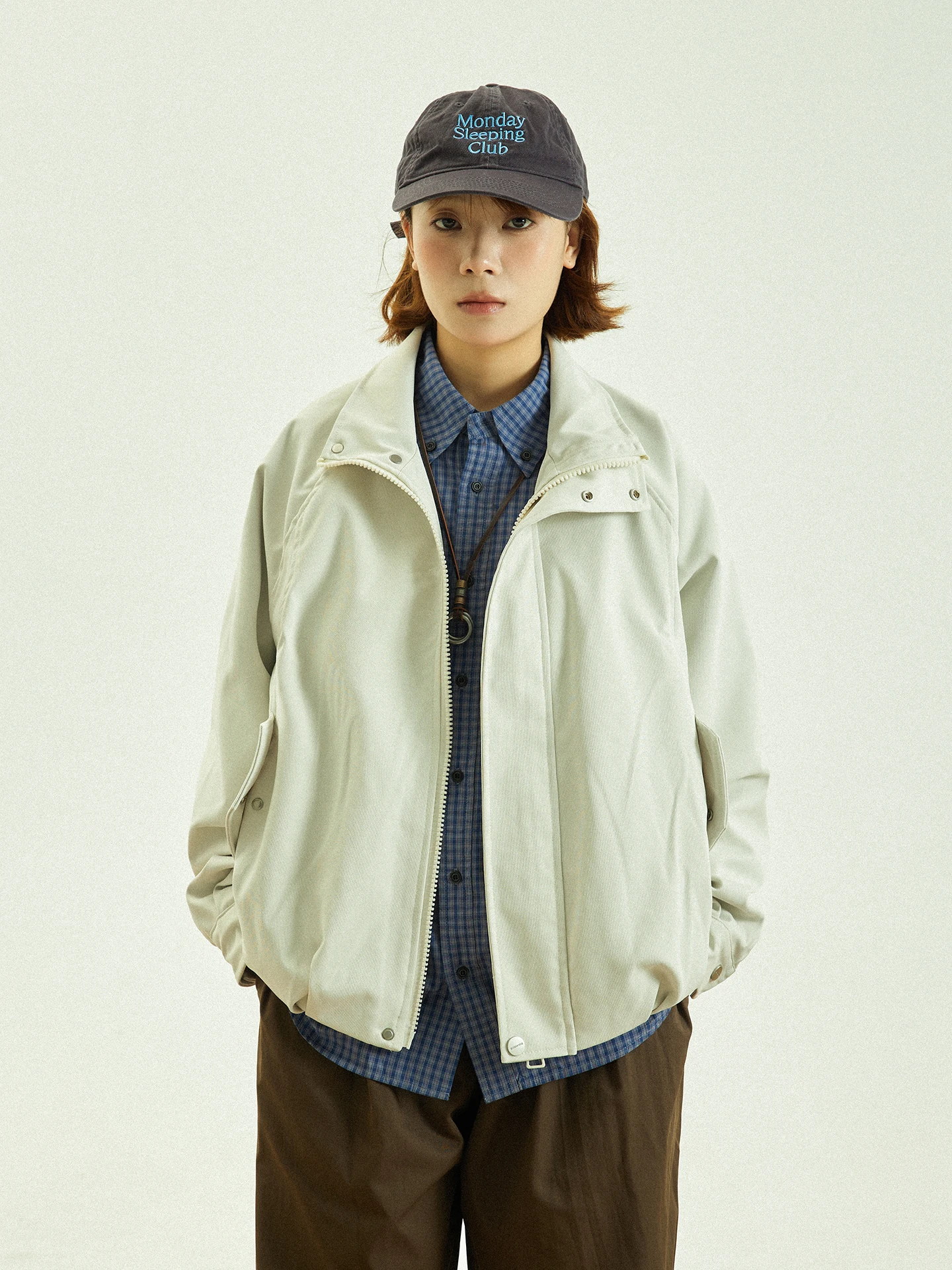 Женская демисезонная куртка GoodNorth с воротником-стойкой, однотонная, повседневная, свободного кроя, универсальная, с длинными рукавами, на молнии
Женская демисезонная куртка GoodNorth с воротником-стойкой, однотонная, повседневная, свободного кроя, универсальная, с длинными рукавами, на молнии