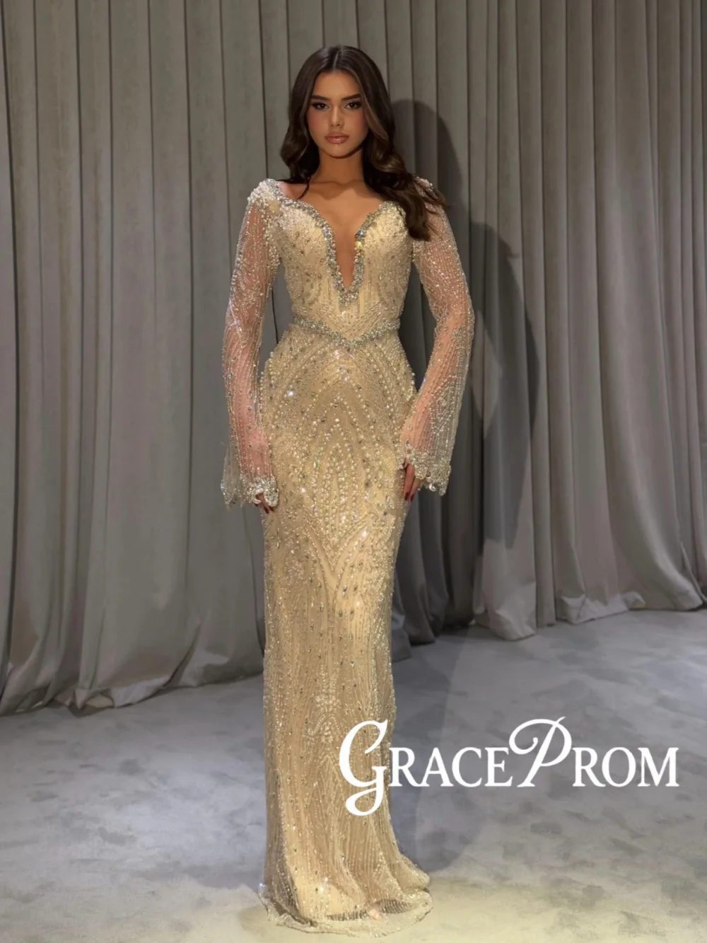 Sparkling Embroidery Crystal Evening Dress Elegant Vneck Straight Long Wedding Party Gown Customized Exquisite Red Carpet Gowns
Sparkling Embroidery Crystal Evening Dress Elegant Vneck Straight Long Wedding Party Gown Customized Exquisite Red Carpet Gowns