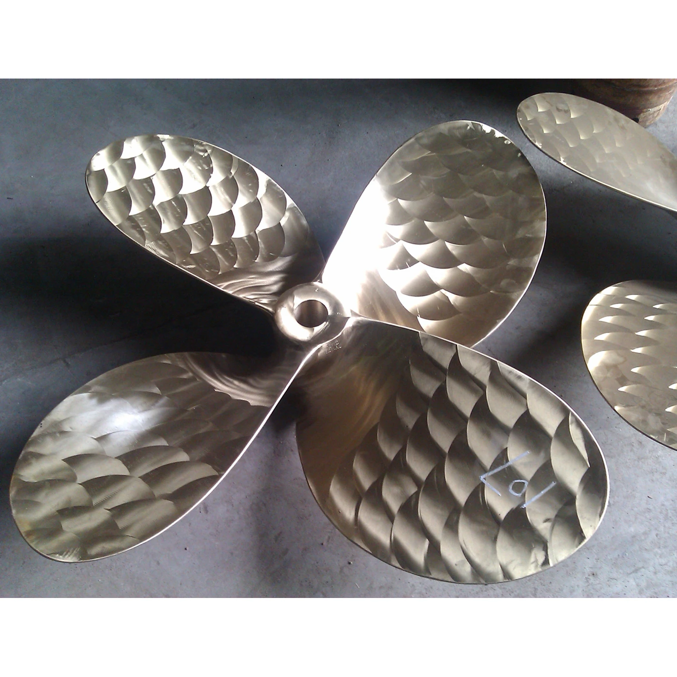 China 4 Blade Type Marine Ship/boat Bronze Propeller
China 4 Blade Type Marine Ship/boat Bronze Propeller