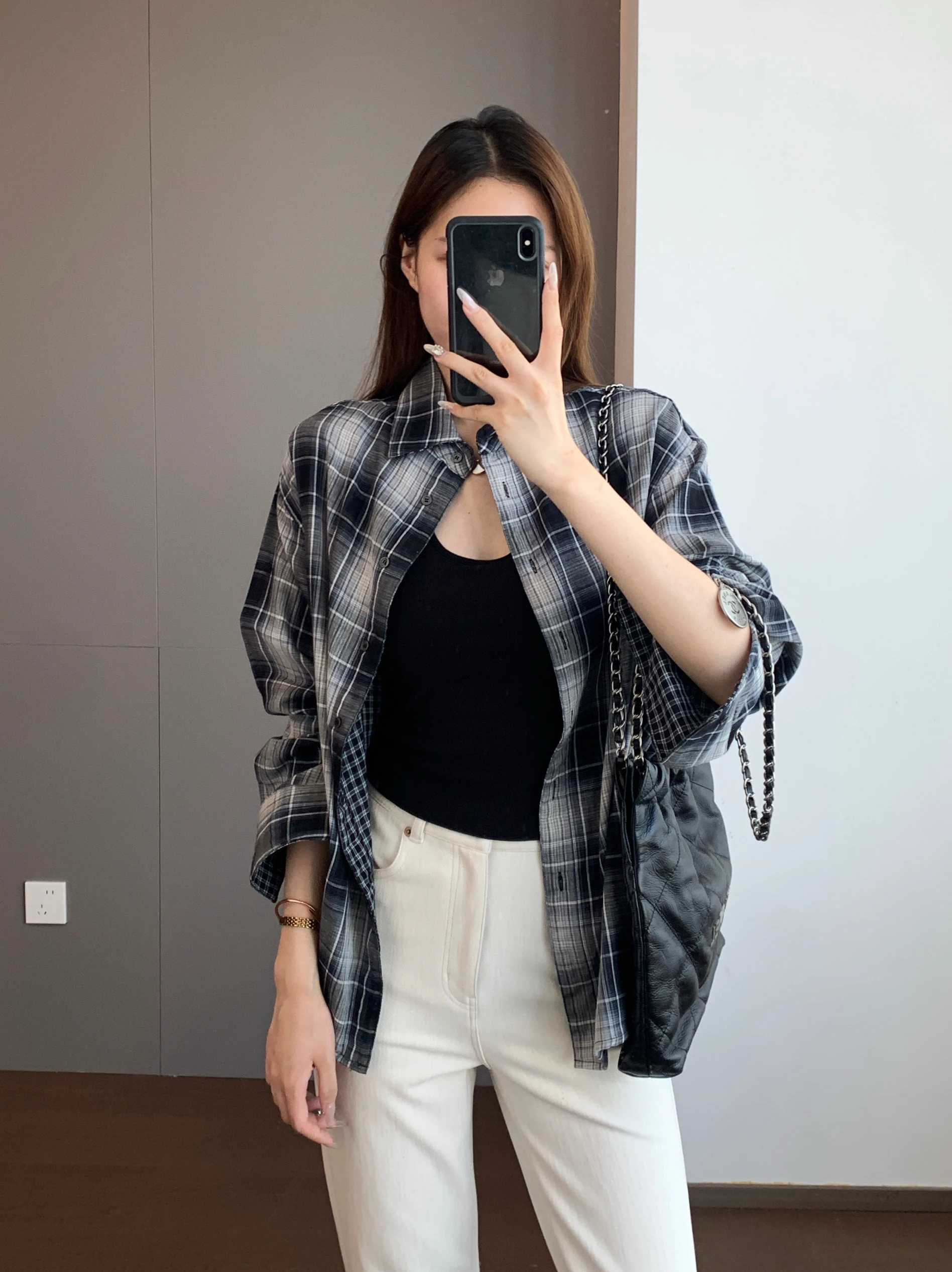 The Double-Sided Wear Cotton High Densi Weave Soft Loose Fit Collar oulder-Drift Plaid irt Women's Casual Sle
The Double-Sided Wear Cotton High Densi Weave Soft Loose Fit Collar oulder-Drift Plaid irt Women's Casual Sle