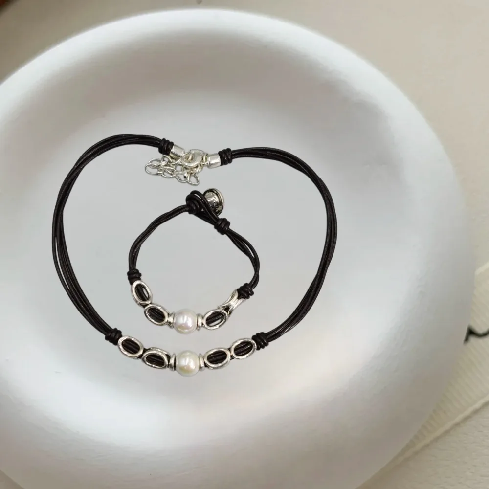 2026 Spring Elegant Palace Style Gold Silver Pearl Leather Rope Bracelet Necklace Jewelry Two Piece Set Charm Gift
2026 Spring Elegant Palace Style Gold Silver Pearl Leather Rope Bracelet Necklace Jewelry Two Piece Set Charm Gift