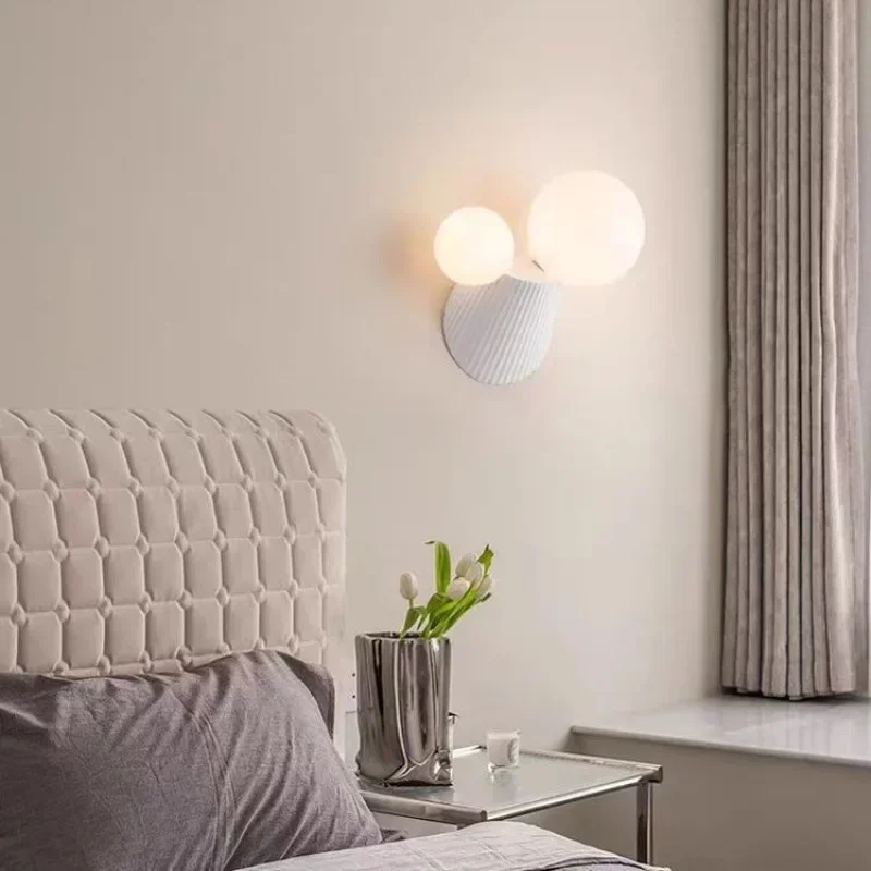 SANDYHA Modern Minimalist Wall Lamp Cream Bedroom Bedside Lamp Creative TV Wall Lighting Home Decor Night Light Reading Lamp
SANDYHA Modern Minimalist Wall Lamp Cream Bedroom Bedside Lamp Creative TV Wall Lighting Home Decor Night Light Reading Lamp