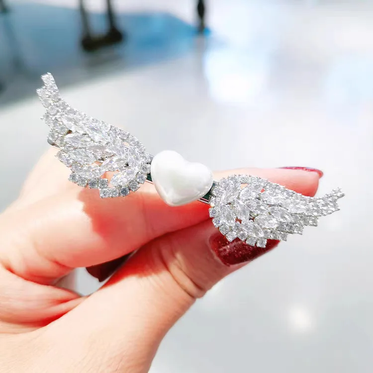 Duck Bill Hair Clip for Bangs and Flyaway Korean Chic Non Slip Alloy Lightweight for Women Daily Use Silver Hair Bows
Duck Bill Hair Clip for Bangs and Flyaway Korean Chic Non Slip Alloy Lightweight for Women Daily Use Silver Hair Bows