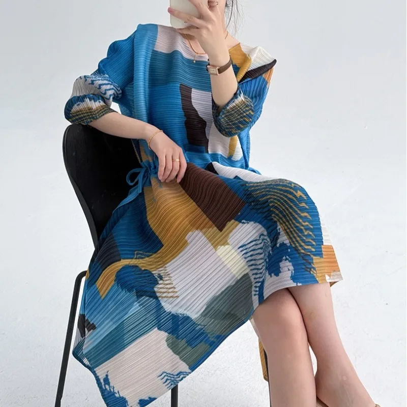 Miyake плиссированное 2026, весна-лето, новое платье с круглым вырезом и принтом, женское повседневное платье со свободной талией, большие ярды, эластичная юбка средней длины
Miyake плиссированное 2026, весна-лето, новое платье с круглым вырезом и принтом, женское повседневное платье со свободной талией, большие ярды, эластичная юбка средней длины