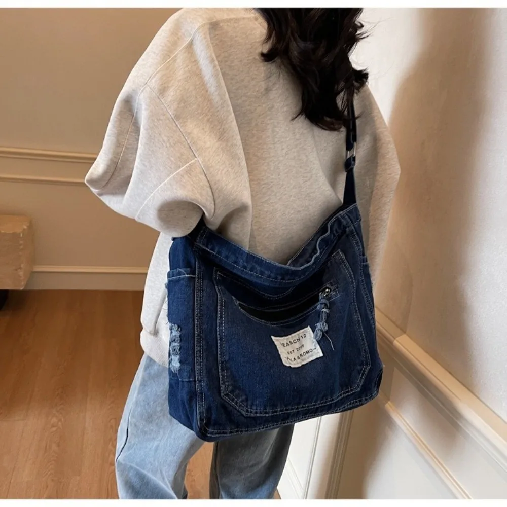 New Sewing Thread Denim Crossbody Bags Zipper Large Capacity Shoulder Bags Versatile Multi-pocket Commuting Bag Youth Women
New Sewing Thread Denim Crossbody Bags Zipper Large Capacity Shoulder Bags Versatile Multi-pocket Commuting Bag Youth Women