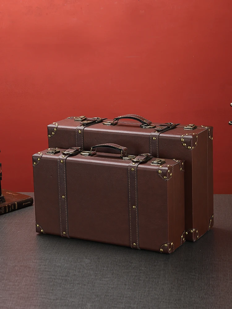 Retro European Style Handheld Suitcase Weathered Leather Storage Box Photography Prop Display Box Window Display Logo
Retro European Style Handheld Suitcase Weathered Leather Storage Box Photography Prop Display Box Window Display Logo