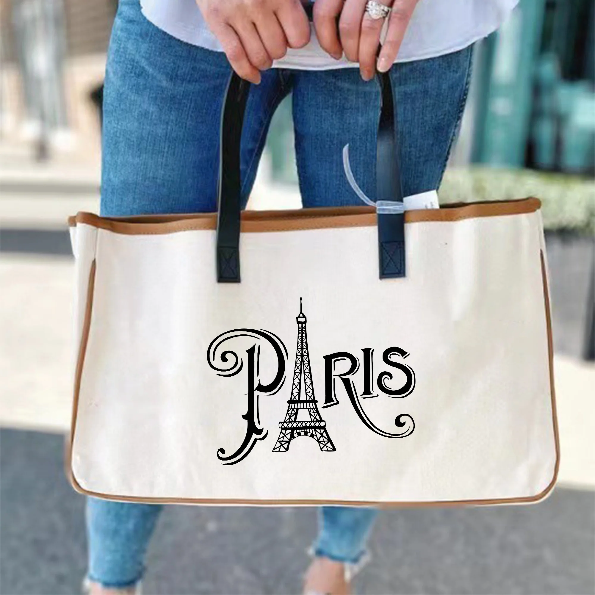 Minimalist Paris Print Canvas Tote Bag Which Can Be Carried on The Shoulder or Handheld Suitable for Daily Commuting.
Minimalist Paris Print Canvas Tote Bag Which Can Be Carried on The Shoulder or Handheld Suitable for Daily Commuting.