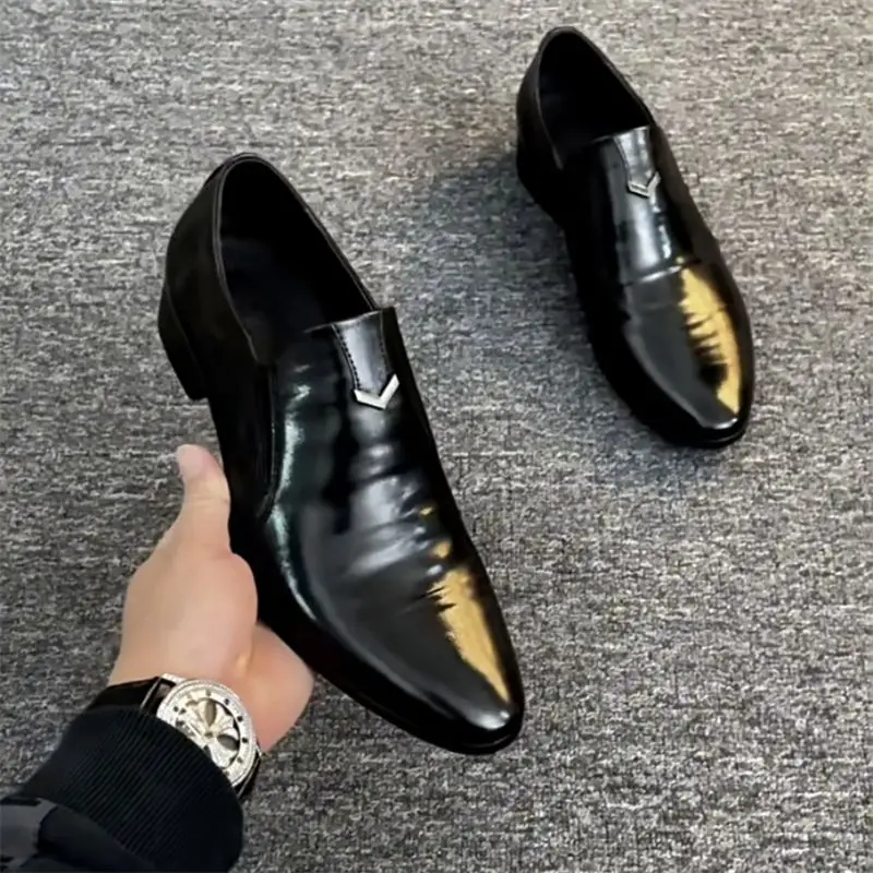 Pointed Toe Men's Leather British High-End 2025 Summer New Casual Light Luxury Business Formal Leather Shoes
Pointed Toe Men's Leather British High-End 2025 Summer New Casual Light Luxury Business Formal Leather Shoes