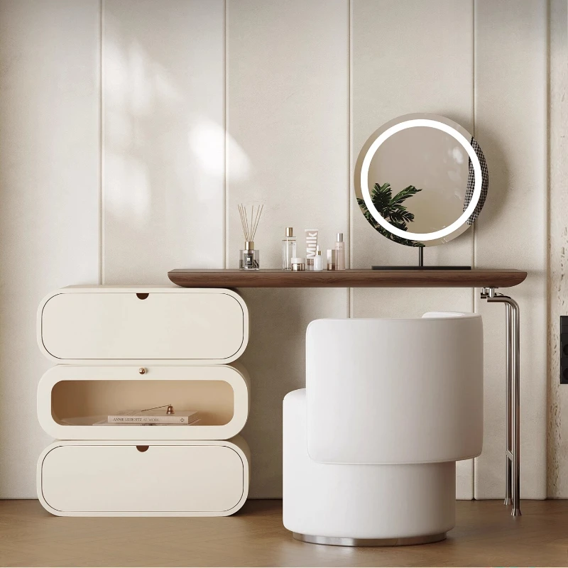 Твердый деревянный кремовый стиль Туалетный столик для макияжа Многофункциональный туалетный столик для спальни с зеркалом Комод Дизайнерская мебель
Твердый деревянный кремовый стиль Туалетный столик для макияжа Многофункциональный туалетный столик для спальни с зеркалом Комод Дизайнерская мебель