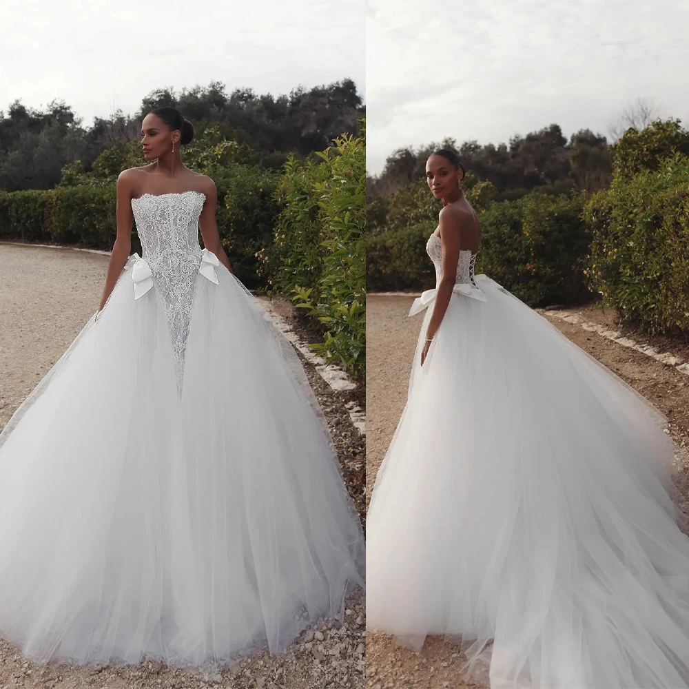 Elegant Ball Gown Wedding Dresses Sweetheart Beads Appliques Lace Bridal Gowns Customized Lace-up Back Sweep Train Robes
Elegant Ball Gown Wedding Dresses Sweetheart Beads Appliques Lace Bridal Gowns Customized Lace-up Back Sweep Train Robes
