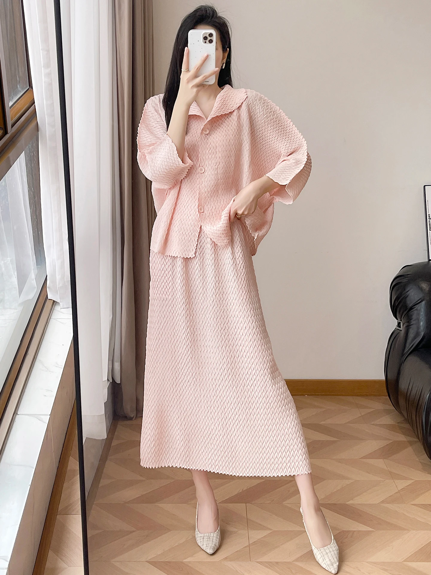 Elegant Summer Women's Shirt Skirt Set High Waist Loose Fit Breathable Polyester Fiber Seven Sleeve Long Shirt Short Skirt
Elegant Summer Women's Shirt Skirt Set High Waist Loose Fit Breathable Polyester Fiber Seven Sleeve Long Shirt Short Skirt