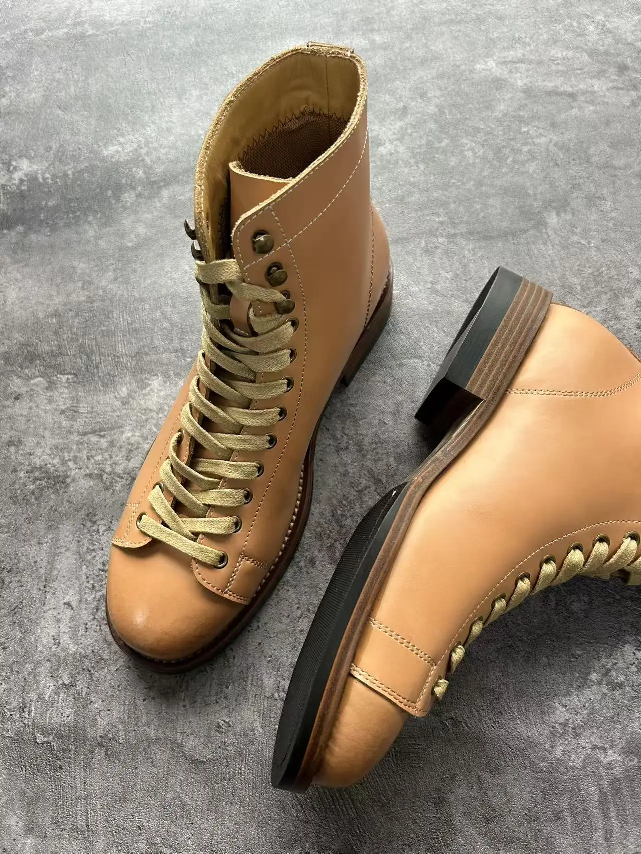 British Style Outdoor Boots Men's Heightening Mountain Climbing Work Boots High Help Leather Shoes Trendy Thick Bottom...
British Style Outdoor Boots Men's Heightening Mountain Climbing Work Boots High Help Leather Shoes Trendy Thick Bottom...