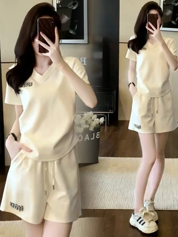 Casual Sportswear Set Women's Summer New Fashionable Short Sleeve Shorts Two-Piece Set Anti-Aging Stylish Cotton V-Neck Overhead
Casual Sportswear Set Women's Summer New Fashionable Short Sleeve Shorts Two-Piece Set Anti-Aging Stylish Cotton V-Neck Overhead
