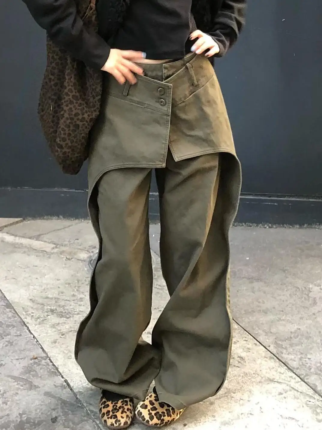 American vibe large size washed splicing tooling jeans women's street fake two-piece straight loose wide-leg trousers tide
American vibe large size washed splicing tooling jeans women's street fake two-piece straight loose wide-leg trousers tide