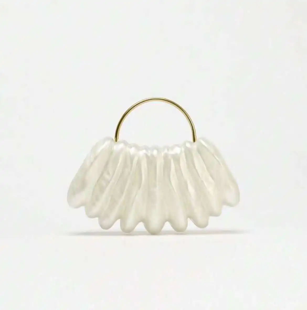 Women Luxury Designer pearl beige Metal handle Clutch Purses And Handbags Wedding Bride Mini Party Acrylic Box Evening Bags
Women Luxury Designer pearl beige Metal handle Clutch Purses And Handbags Wedding Bride Mini Party Acrylic Box Evening Bags