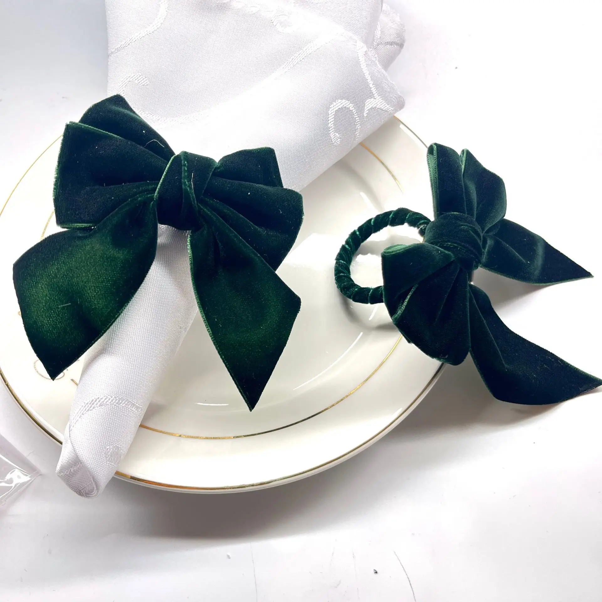 6pcs Red&Green Bow Christmas Napkin Rings Chic Velvet Bowknot for Xmas Dinner Parties Wedding Holiday Home Napkin Holders
6pcs Red&Green Bow Christmas Napkin Rings Chic Velvet Bowknot for Xmas Dinner Parties Wedding Holiday Home Napkin Holders