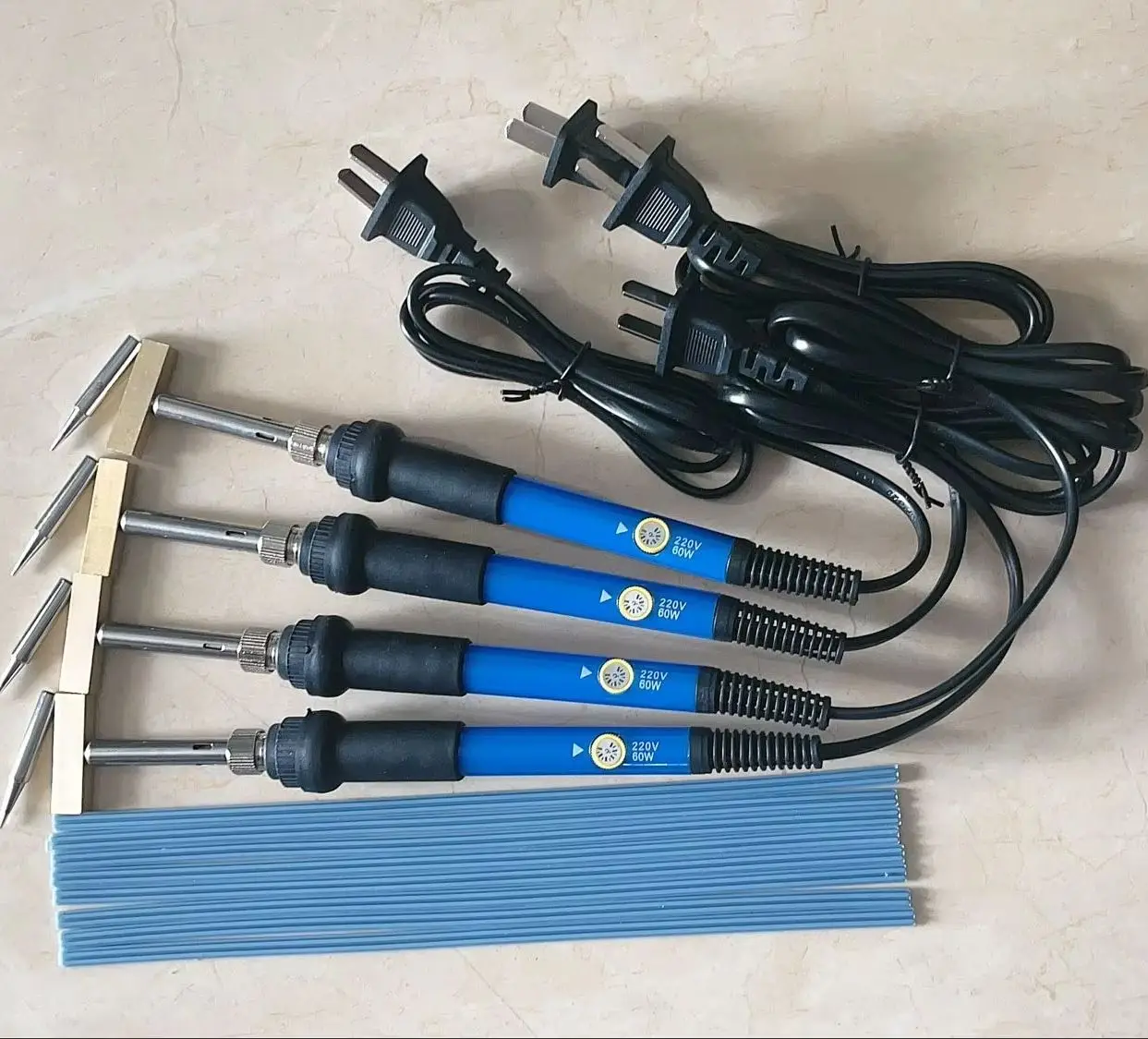 Новый электрический паяльник, бытовой инструмент для ремонта пистолета-ручки
Новый электрический паяльник, бытовой инструмент для ремонта пистолета-ручки