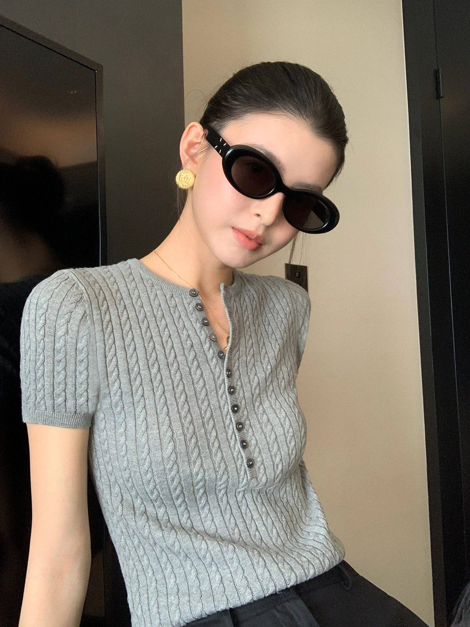 Женский топ Pusumede Twisted Series с открытым воротником, вязаный, с круглым вырезом, в стиле ретро, приталенный, из чистого хлопка, однотонный
Женский топ Pusumede Twisted Series с открытым воротником, вязаный, с круглым вырезом, в стиле ретро, приталенный, из чистого хлопка, однотонный