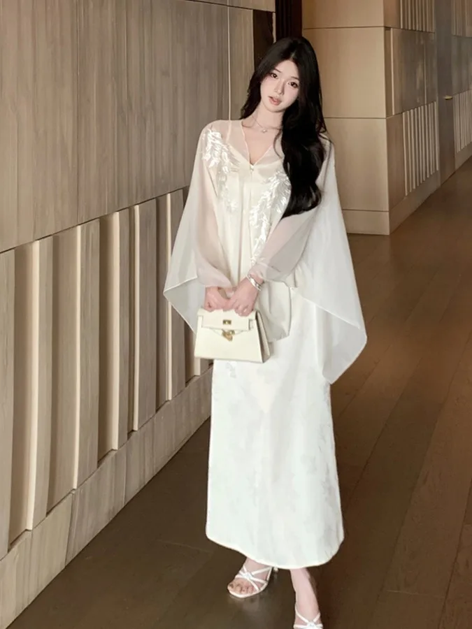 Elegant Chinese Style Two-Piece Set Summer New Fashion Chiffon Embroidered Sun Protection Sleeveless V-Neck Dress for Women
Elegant Chinese Style Two-Piece Set Summer New Fashion Chiffon Embroidered Sun Protection Sleeveless V-Neck Dress for Women