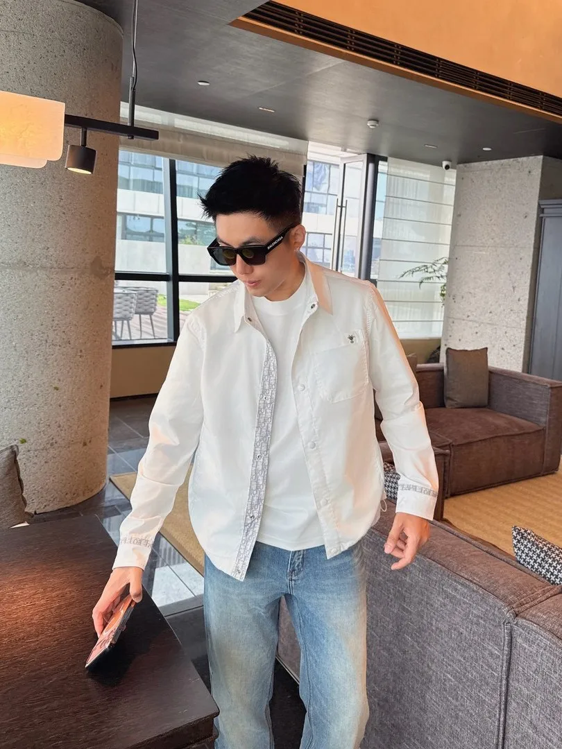 Spring 2026 High-End Embroidered Bee ket Collar Loose Men's Faion Jaet Luxury Lightweight Outerwear Casual Sle Zipper
Spring 2026 High-End Embroidered Bee ket Collar Loose Men's Faion Jaet Luxury Lightweight Outerwear Casual Sle Zipper