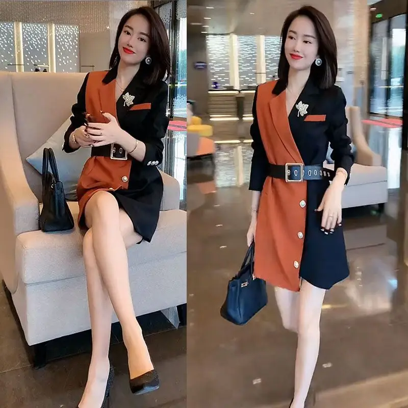 2022 autumn new fashion high-end temperament waist and thin mid-length color matching skirt suit women's fashion
2022 autumn new fashion high-end temperament waist and thin mid-length color matching skirt suit women's fashion