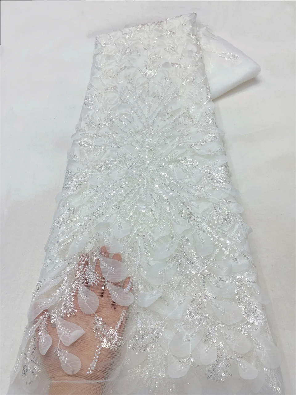 High Quality Beaded Lace Fabrics for Wedding Fabric Material Bridal Lace with Sequins Luxury African Lace Fabric 5 Yards XZ6132
High Quality Beaded Lace Fabrics for Wedding Fabric Material Bridal Lace with Sequins Luxury African Lace Fabric 5 Yards XZ6132