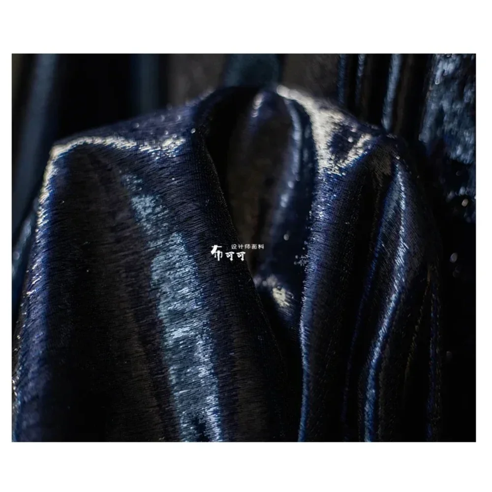 Тибетская синяя блестящая бархатная игольная ткань для волос для гладкого дизайнерского модного ткани, одежды, шитья своими руками на метр, материал
Тибетская синяя блестящая бархатная игольная ткань для волос для гладкого дизайнерского модного ткани, одежды, шитья своими руками на метр, материал