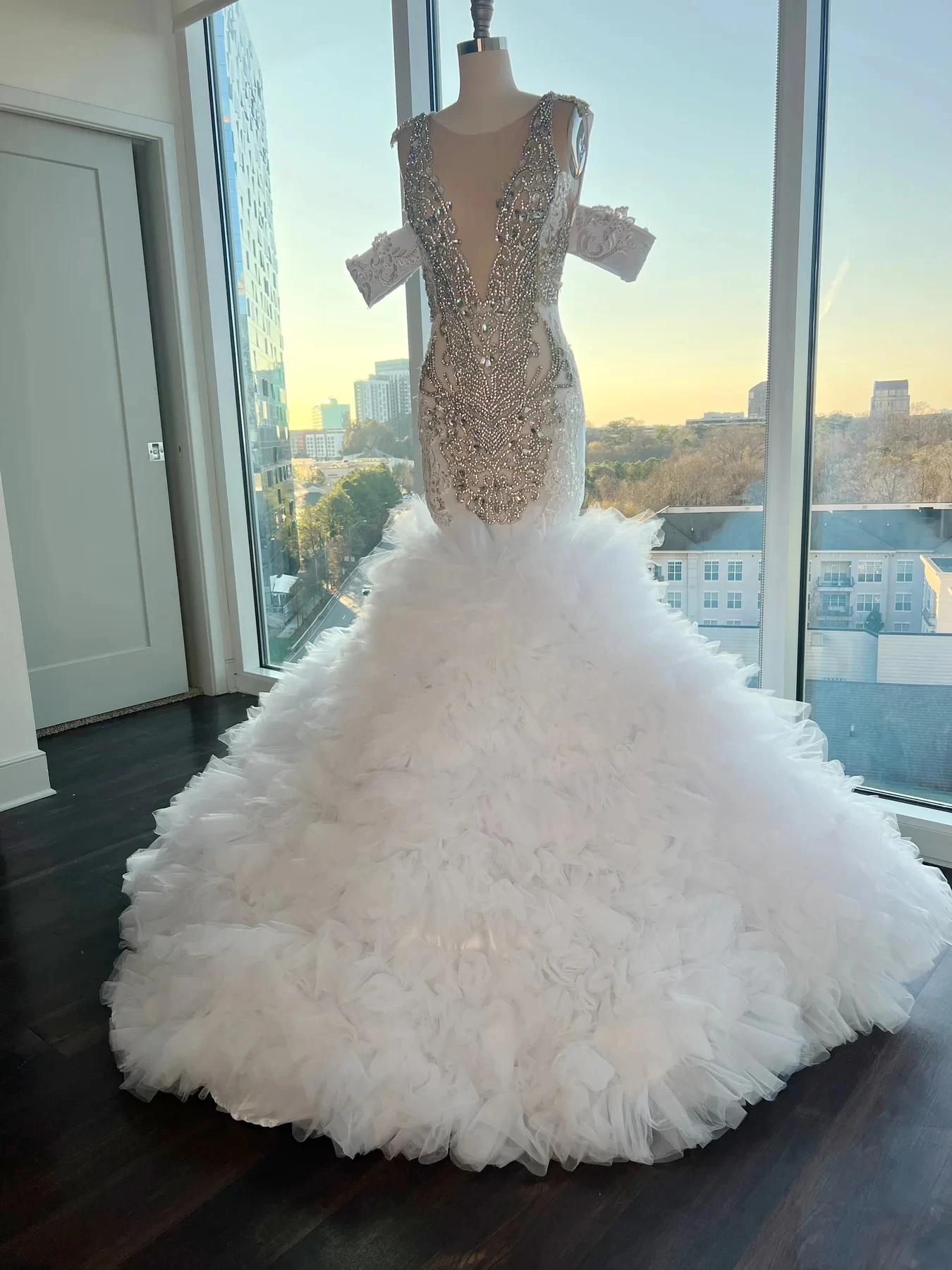 Luxury African American Prom Dresses Mermaid Tulle Beaded Crystals Black Girls Robe De Soiree Evening Dresses Gown Black Girls
Luxury African American Prom Dresses Mermaid Tulle Beaded Crystals Black Girls Robe De Soiree Evening Dresses Gown Black Girls