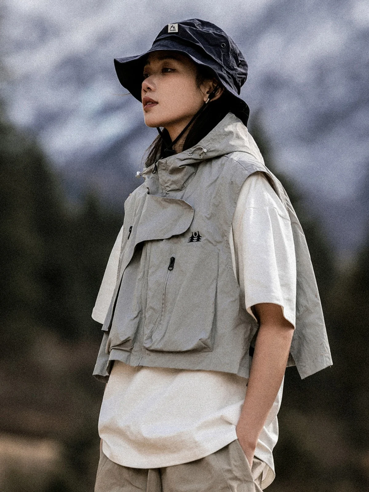 Уличный жилет для пары Mountain Valley Функциональная уличная одежда с капюшоном на молнии Полиэфирное волокно Обычная длина
Уличный жилет для пары Mountain Valley Функциональная уличная одежда с капюшоном на молнии Полиэфирное волокно Обычная длина