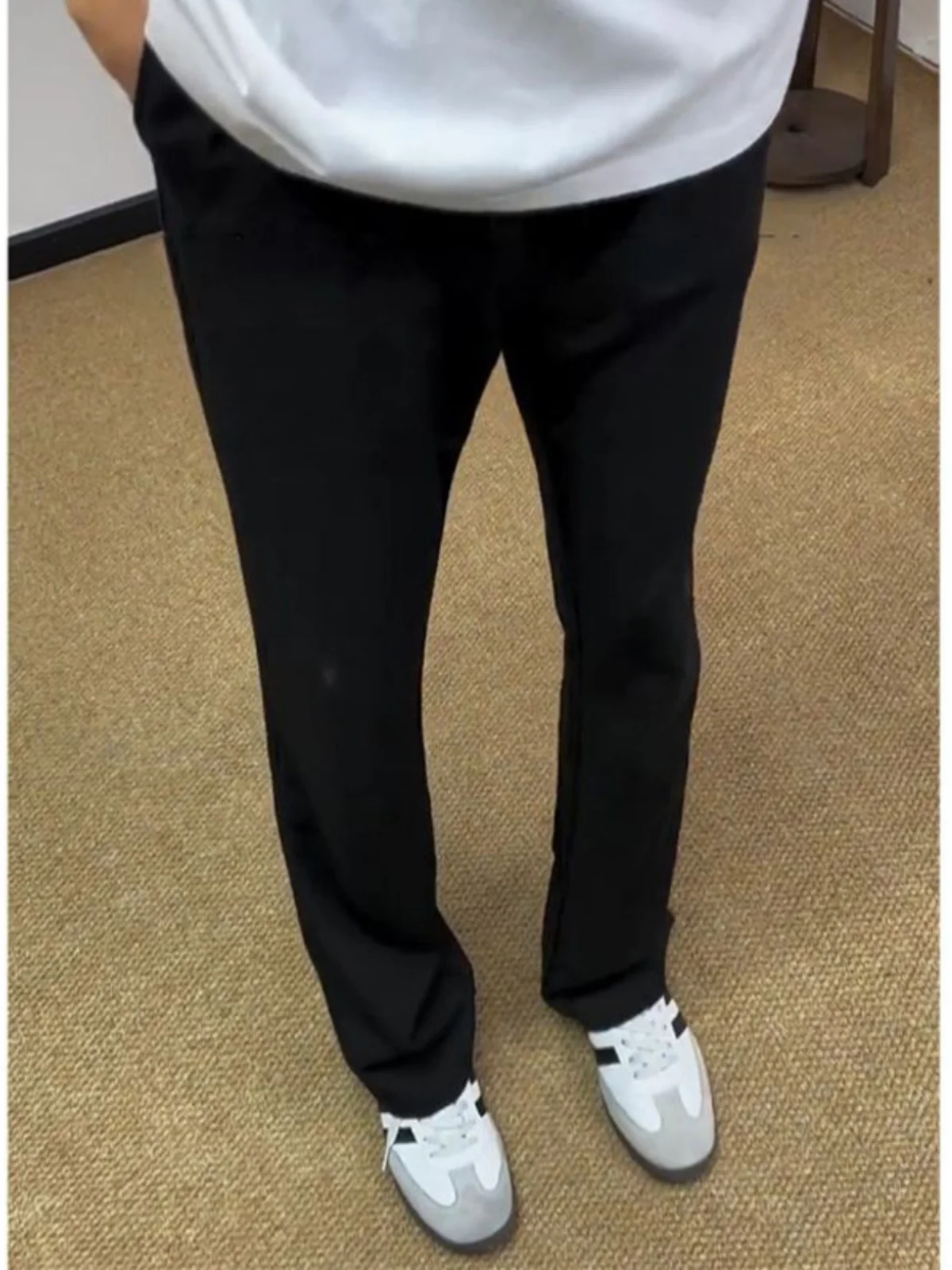 Мужские летние повседневные брюки из чистого черного ледяного шелка, зауженные, с низкой посадкой, длинные прямые брюки-трубы, стильные, элегантные, струящиеся, Cleanfit
Мужские летние повседневные брюки из чистого черного ледяного шелка, зауженные, с низкой посадкой, длинные прямые брюки-трубы, стильные, элегантные, струящиеся, Cleanfit