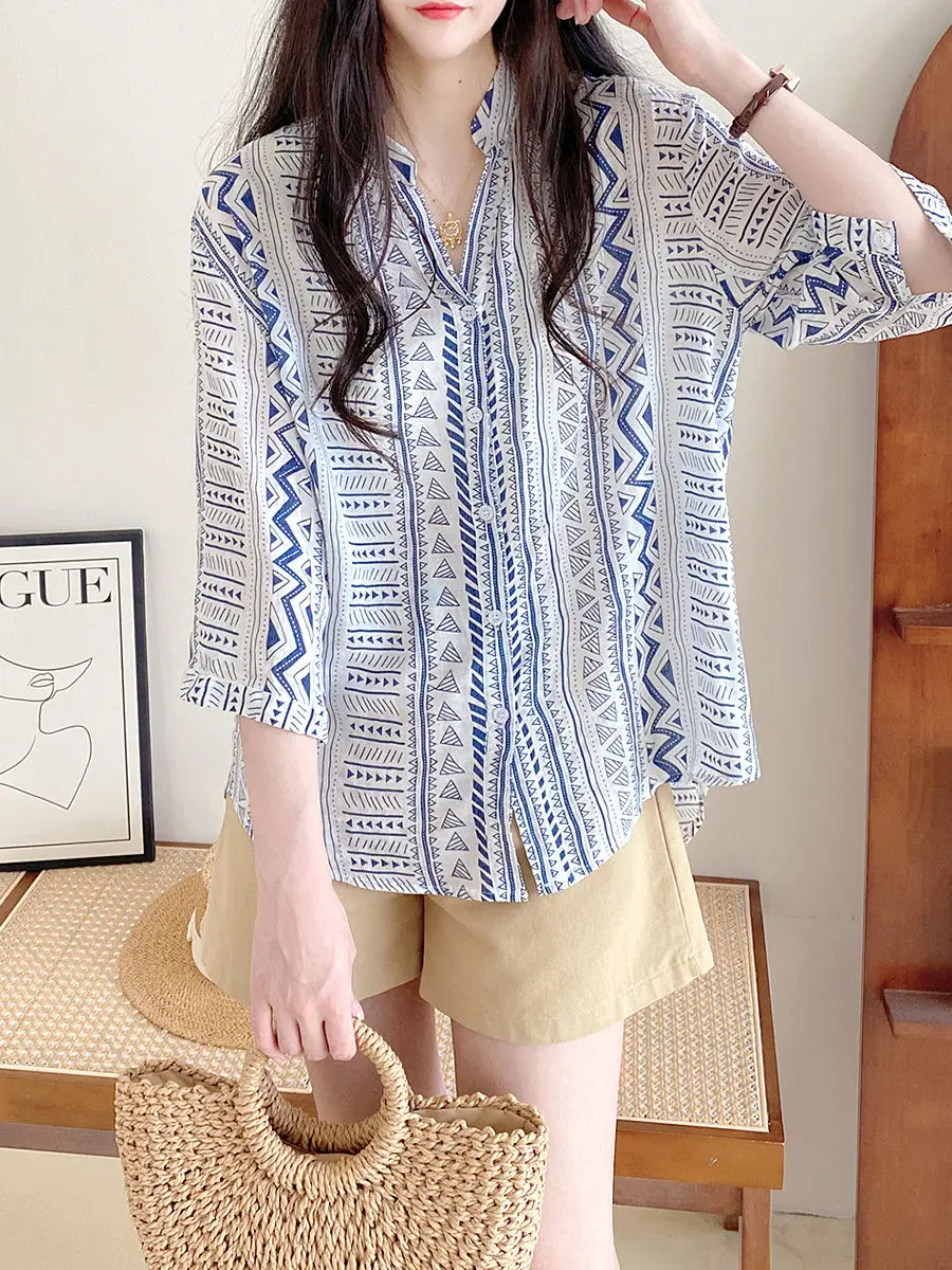 Blue Printed Top For Women's Summer 2025 New Artistic Commuting Printed V-neck Seven Quarter Sleeved Shirt
Blue Printed Top For Women's Summer 2025 New Artistic Commuting Printed V-neck Seven Quarter Sleeved Shirt