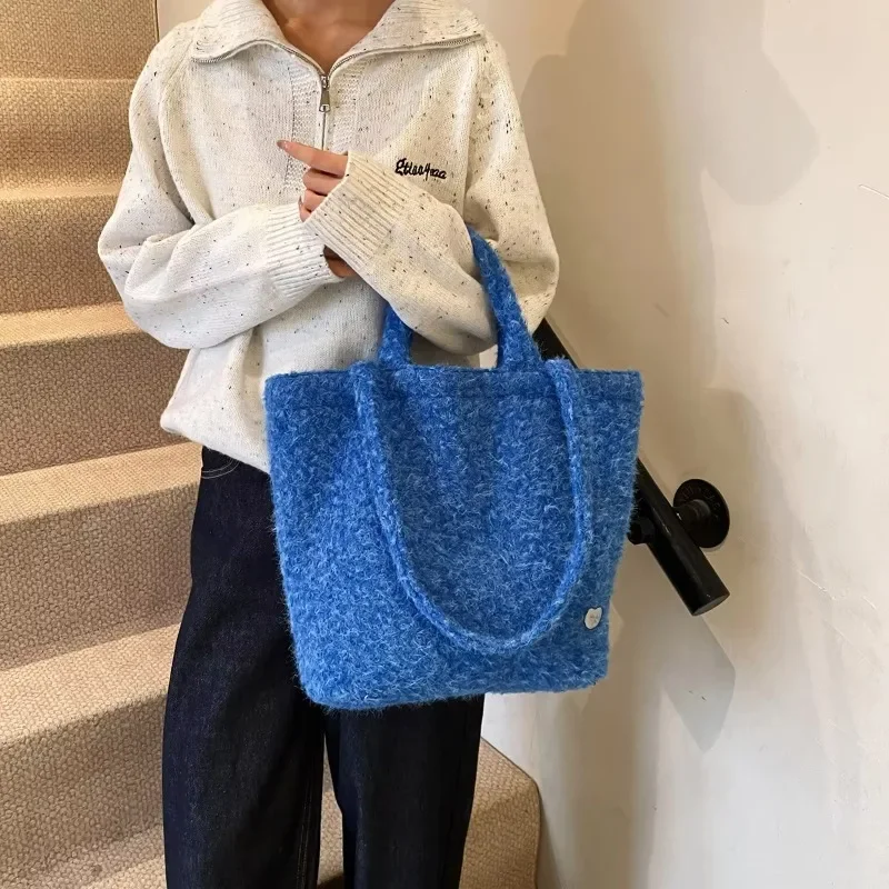 Women's 2025 Stylish Plush Crossbody Bag Soft Fabric Solid Color Convertible Shoulder & Handheld Bag for Daily Essentials
Women's 2025 Stylish Plush Crossbody Bag Soft Fabric Solid Color Convertible Shoulder & Handheld Bag for Daily Essentials