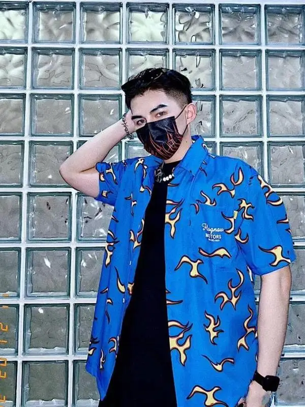 Мужской повседневный свободный пляжный кардиган Hawaiian Blue Flame ort Sve в американском стиле ретро Vaion Sle Faionable Open Cardigan 
Мужской повседневный свободный пляжный кардиган Hawaiian Blue Flame ort Sve в американском стиле ретро Vaion Sle Faionable Open Cardigan