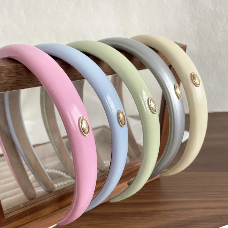 Women's Hair Accessories Leather Gold Tag Fine Anti-Slip Hairband Korean Style Simplicity Solid Color Headband for Women
Women's Hair Accessories Leather Gold Tag Fine Anti-Slip Hairband Korean Style Simplicity Solid Color Headband for Women