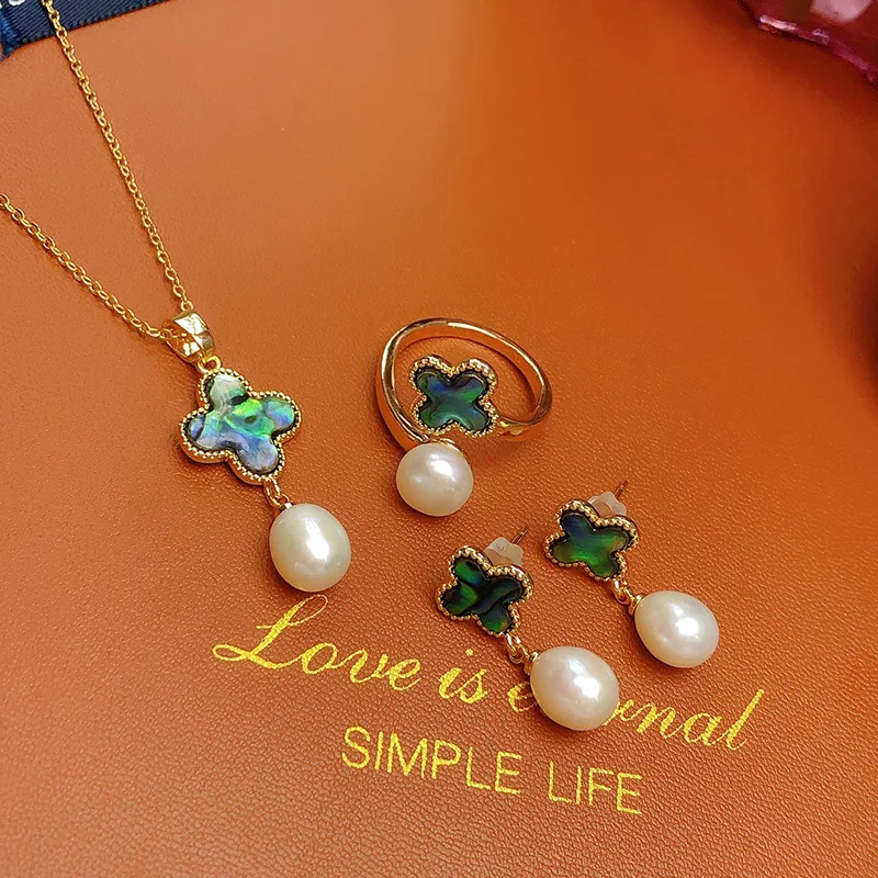 Оптовая поставка, новые модные серьги-ракушки с пресноводным жемчугом, инкрустированные ракушками, комплект из трех предметов
Оптовая поставка, новые модные серьги-ракушки с пресноводным жемчугом, инкрустированные ракушками, комплект из трех предметов