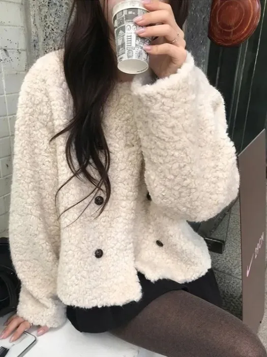 Зимнее модное мягкое пальто с круглым вырезом и двойными пуговицами, короткое, женское, в корейском стиле, милое, омолаживающее, прямого кроя, утепленное
Зимнее модное мягкое пальто с круглым вырезом и двойными пуговицами, короткое, женское, в корейском стиле, милое, омолаживающее, прямого кроя, утепленное