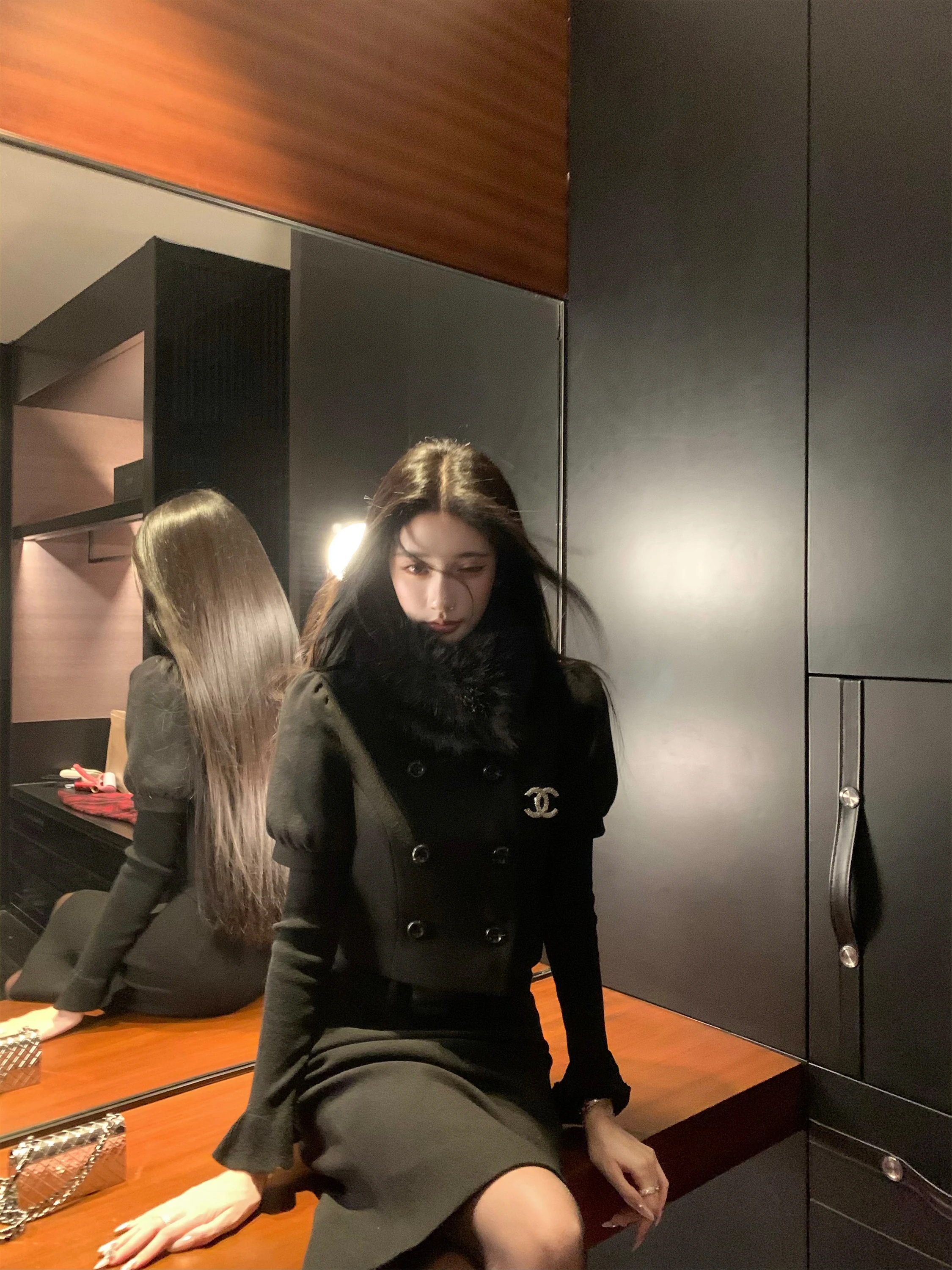 Женский зимний модный комплект Barb Chill: шерстяное пальто, утепленные длинные брюки и теплый трикотажный костюм из трех предметов
Женский зимний модный комплект Barb Chill: шерстяное пальто, утепленные длинные брюки и теплый трикотажный костюм из трех предметов