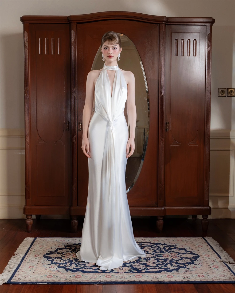 Customized High Quality White Satin Evening Dress Temperament Crew Neck Sleeveless Backless Open Back Bespoke Occasion Gowns
Customized High Quality White Satin Evening Dress Temperament Crew Neck Sleeveless Backless Open Back Bespoke Occasion Gowns