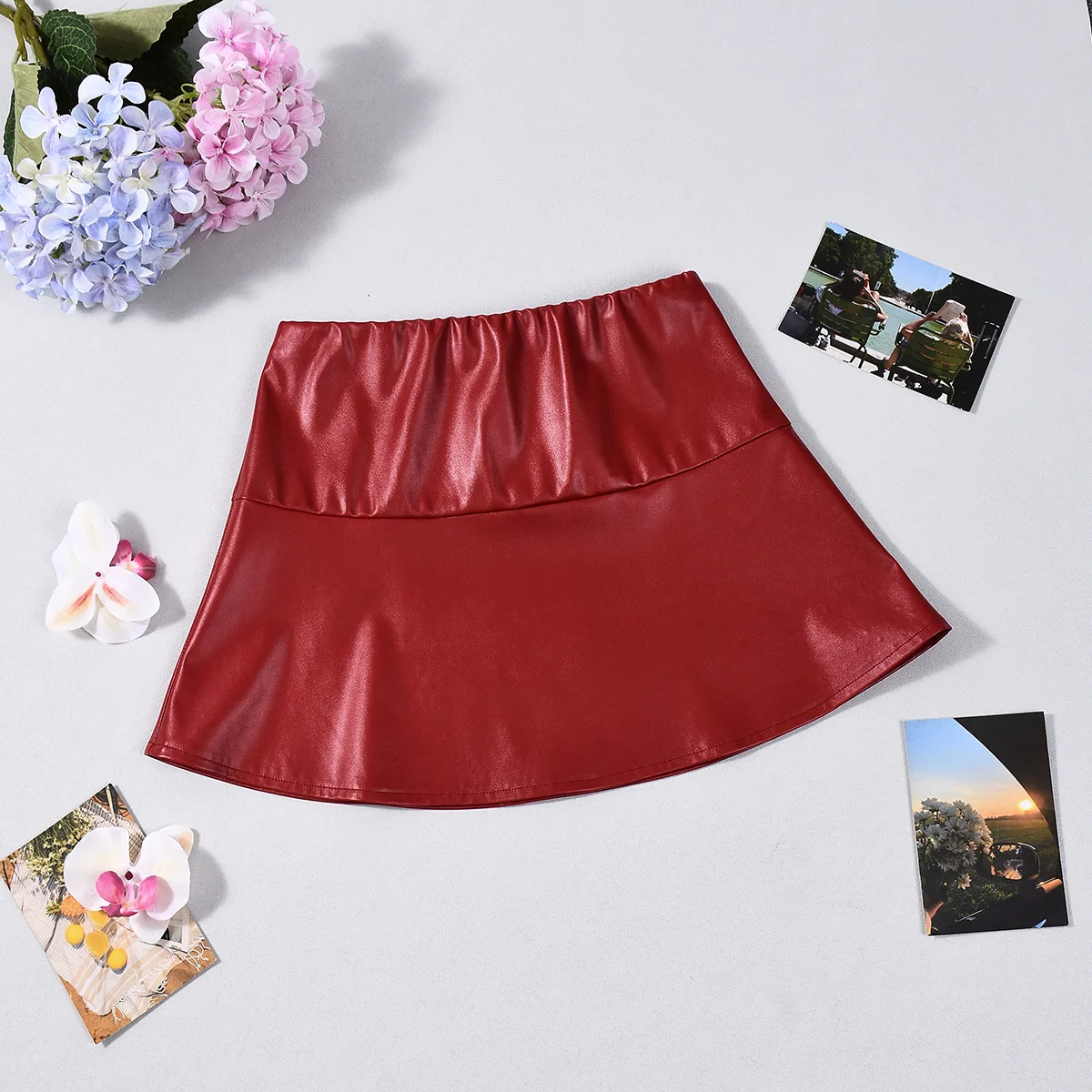 Новая мода Spice Girls красная эластичная юбка-зонтик из искусственной кожи для женщин
Новая мода Spice Girls красная эластичная юбка-зонтик из искусственной кожи для женщин