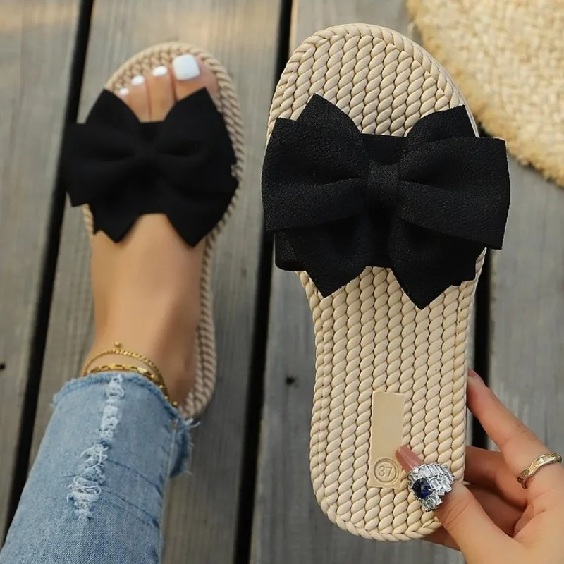 Womens Bow Slides Sandals Straw Woven Flat Slippers Summer Beach Casual Open Toe Flip Flops Comfortable Fashionable Trendy Style
Womens Bow Slides Sandals Straw Woven Flat Slippers Summer Beach Casual Open Toe Flip Flops Comfortable Fashionable Trendy Style