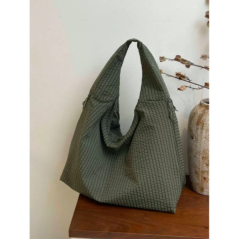 Spring Summer New Green Plaid Large Capacity MultiPocket One Shoulder Underarm Tote Bag
Spring Summer New Green Plaid Large Capacity MultiPocket One Shoulder Underarm Tote Bag