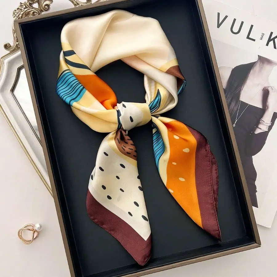 pc Luxury Fashion Printed Faux Silk Scarf, Multifunctional Women's Headband Shawl, Suitable For Travel, Vacation, Casual Occasions, Also Can Be Used As Headscarf, Daily Commute Neck Accessory
pc Luxury Fashion Printed Faux Silk Scarf, Multifunctional Women's Headband Shawl, Suitable For Travel, Vacation, Casual Occasions, Also Can Be Used As Headscarf, Daily Commute Neck Accessory