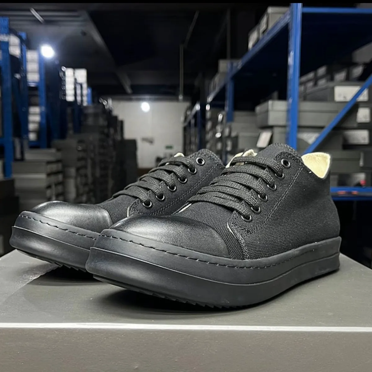 Classic Men Casual Shoe Women Sneakers Full Black Canvas Low Top Shoes Thick Sole Lace Up Ro Luxury Flat Sneaker
Classic Men Casual Shoe Women Sneakers Full Black Canvas Low Top Shoes Thick Sole Lace Up Ro Luxury Flat Sneaker