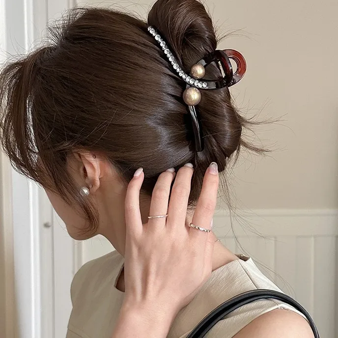 Sparkle Round Bead Hair Claw Clip Large Light Luxury Premium for Back Head Updo Daily Home Party
Sparkle Round Bead Hair Claw Clip Large Light Luxury Premium for Back Head Updo Daily Home Party