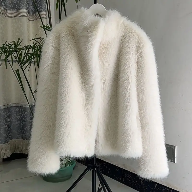 2026 Luxury Brand Autumn Winter Fur Coat Women Short Lazy Wind Fox Fur Jacket Cropped Fluffy Casaco De Pele Feminino
2026 Luxury Brand Autumn Winter Fur Coat Women Short Lazy Wind Fox Fur Jacket Cropped Fluffy Casaco De Pele Feminino